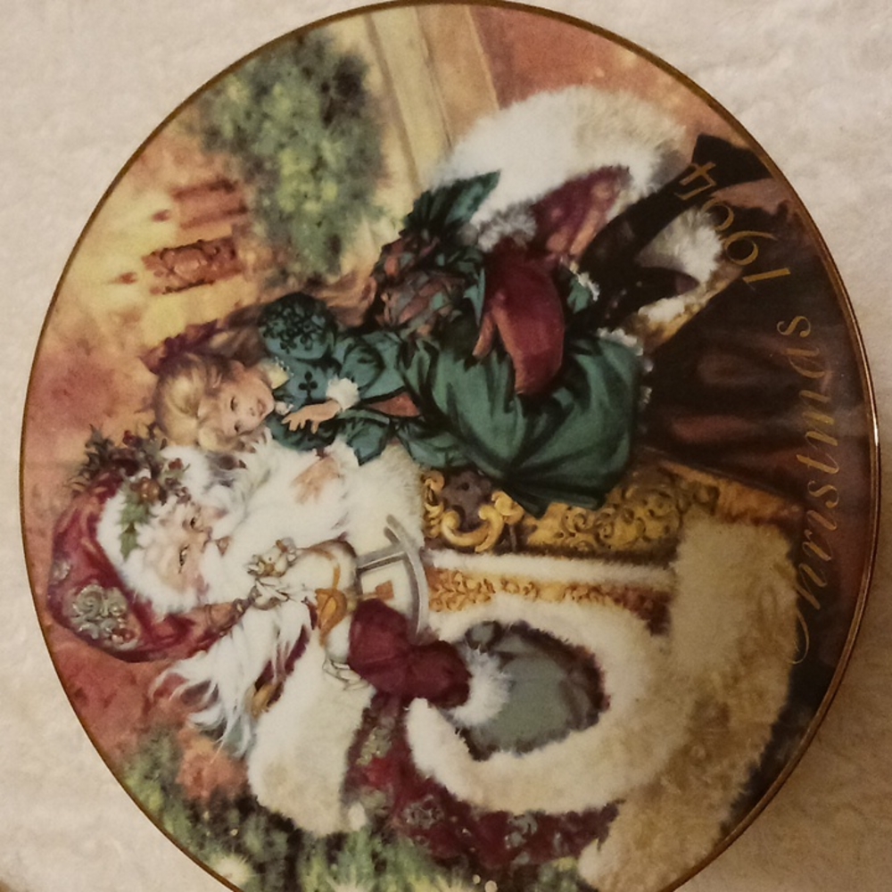 Avon Santa Plate